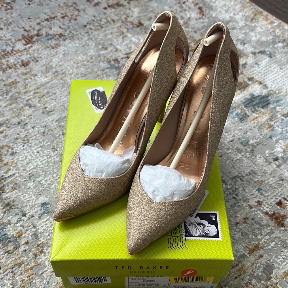Ted Baker Gold Heels Elegant and Stylish